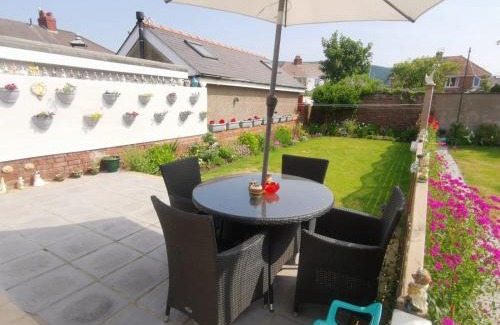 Port Talbot Casa | Bungalow Step Free Access - Close To The Beach