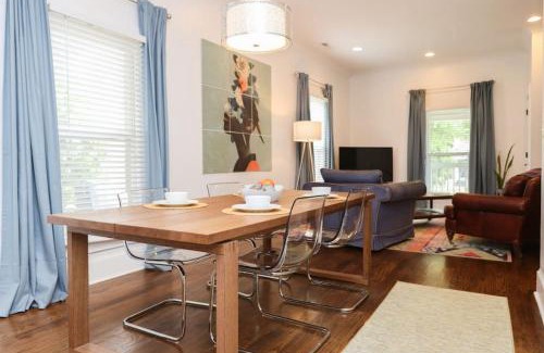 Villa Heights Casa | Bungalow & Tiny Guest House with Private Fenced Yard