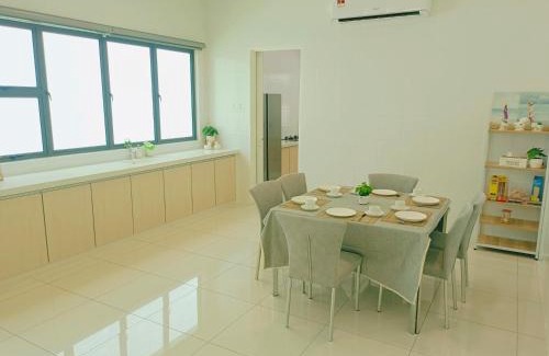 Sungai Petani Casa | Bungalow, Up to 21 Pax, 4000sqft, 3 Bedrooms, 4 Bathrooms, 4 Car Parks by Star Home