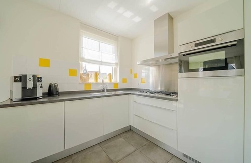 Uitdam Casa | Bungalow with 4 bedrooms, 2 bathrooms and a terrace