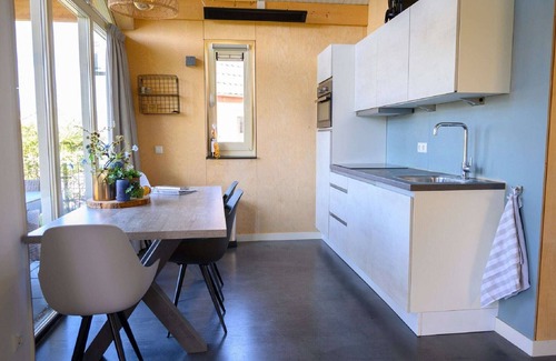 Akkrum Casa | Bungalow with a terrace near the Sneekermeer