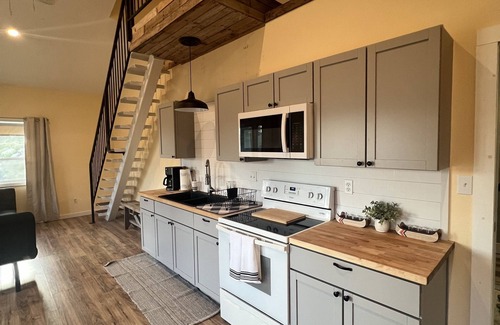 Rocky Mount Casa | Bungalow with dock on the Lake of the Ozarks!