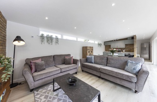 Coulsdon Casa | Bungalow con climatizada Piscina al aire libre