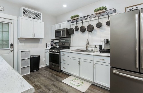 Moline Casa | Bungalow53 near John Deere-Mississippi Riverfront