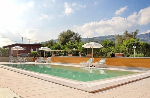 Gaggi Casa | Bungalows, Gaggi