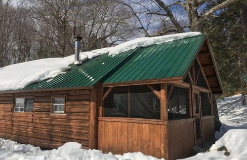 Brownville Chalet De Esquí | Bunk in a shared bunkhouse with shared bathroom