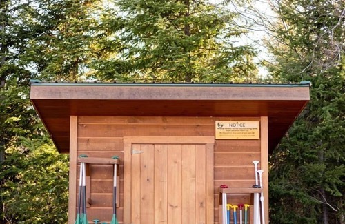 Greenville Chalet De Esquí | Bunk in shared room with shared bathroom