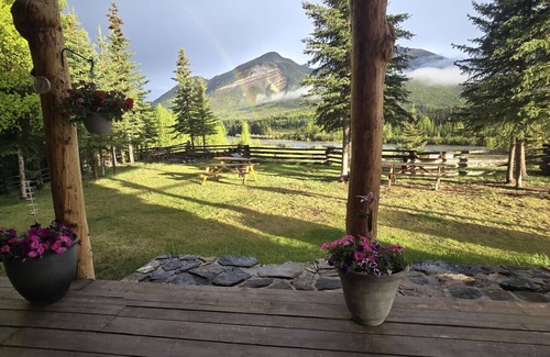 Buckinghorse River Cabina | Bunk Room at the Main Lodge with 4 bunks.
