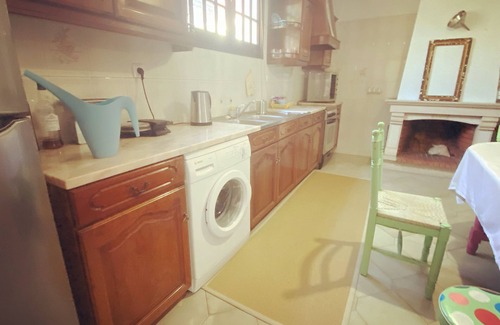 Charneca de Caparica e Sobreda Casa | Bunker 11 Surf house - A place for travellers made by surfers