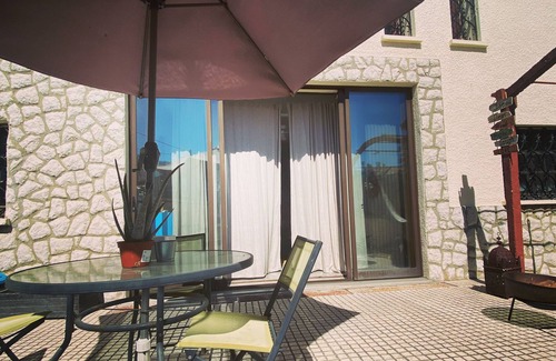 Charneca de Caparica e Sobreda Casa | Bunker 11 Surf house - A place for travellers made by surfers