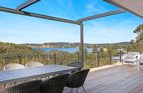 North Avoca Casa | BUONA VISTA | Views, short walk to beach | Accom Holidays