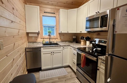 Salsbury Cove Cabina | Buoy Cottage #8 at Explore Acadia Cottages