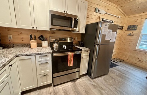 Salsbury Cove Cabina | Buoy Cottage #8 at Explore Acadia Cottages