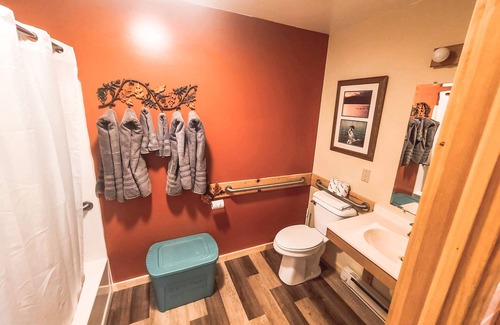 Chief Lake Complejo | Bur Oak Cabin- Cabin on the Chippewa Flowage within a Resort