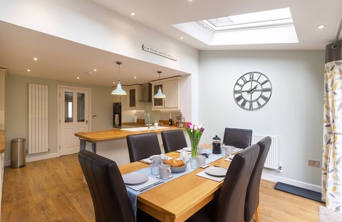 Buxton Cabaña | BURBAGE VIEW, family friendly, with a garden in Buxton
