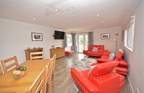 Wroxham Casa | Bure Croft - Holiday Cottage on the river in Wroxham