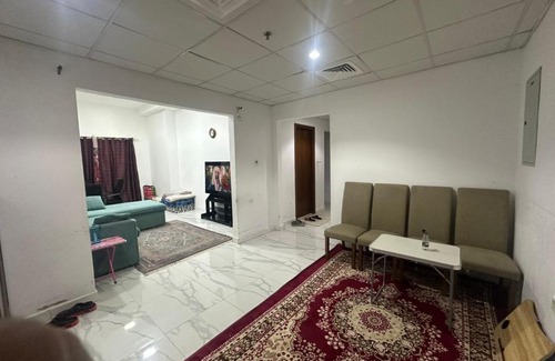 Emirates City Apartamento | Burj al haya apartment
