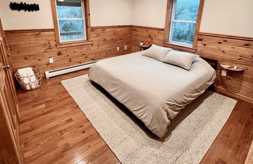 Lyndon Casa | Burke Launchpad - Adventurer's Retreat!