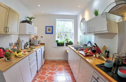 Eastbourne City Centre Casa | "burlington Palace" - Entire Seafront Regency Villa With Private Garden