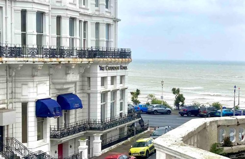 Eastbourne City Centre Casa | "burlington Palace" - Entire Seafront Regency Villa With Private Garden