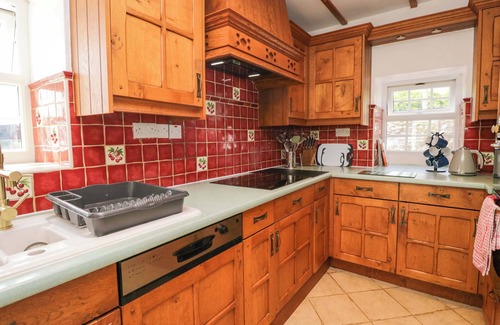 Lindale Cabaña | BURNBANK COTTAGE, character holiday cottage in Grange-Over-Sands