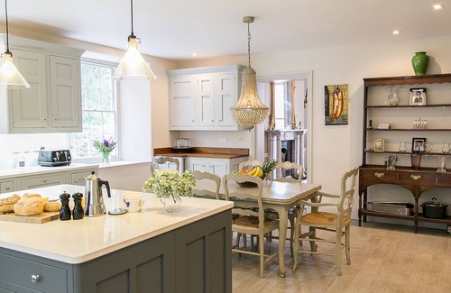 Redruth Casa | Burncoose House - a house that sleeps 14 guests in 7 bedrooms