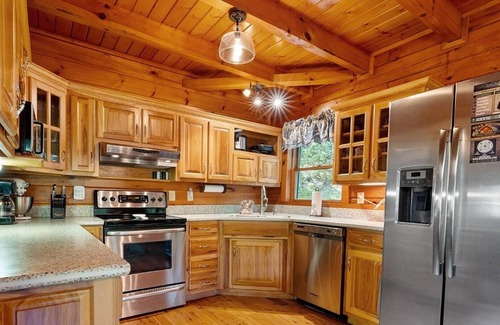 Wears Valley Cabina | Burning Tree 3 Bedroom Cabin by RedAwning