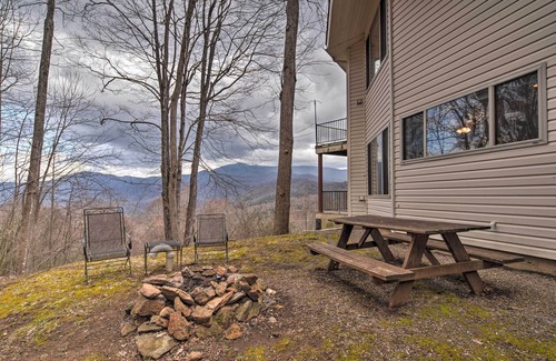 Burnsville Apartamento | Burnsville Apt w/ Deck in Pisgah National Forest