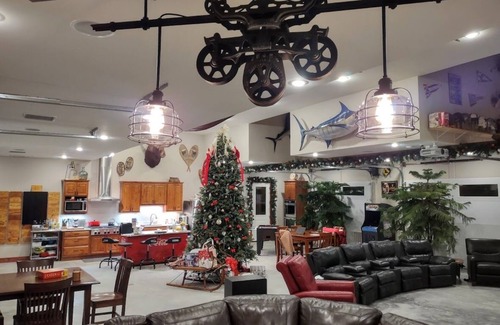 Burnsville Casa | Burnsville, NC - Awesome 40 Acre Retreat