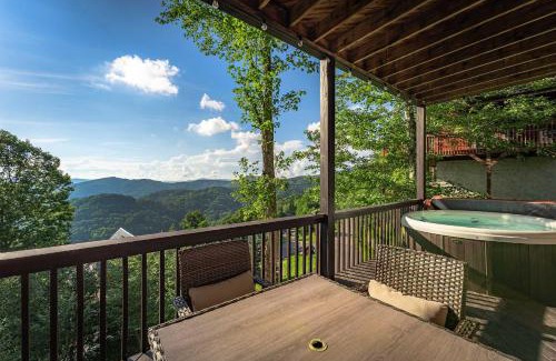 Wolf Laurel Casa | Burnt Skies Sleeps 10 Hot Tub Foosball Darts