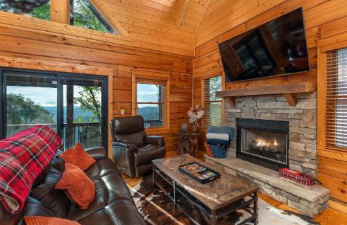Wolf Laurel Casa | Burnt Skies Sleeps 10 Hot Tub Foosball Darts