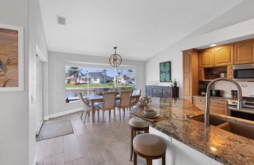Burnt Store Isles Casa | Burnt Store Isles 3 Bedroom Saltwater Pool Den Canal