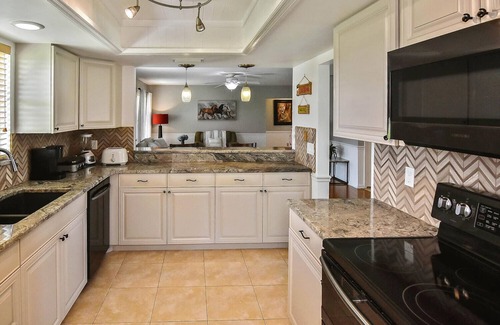 Burnt Store Isles Casa | Burnt Store Isles Golf Home, W/Hot Tub/King Bed/Fast WIFI/Unbeatable Location