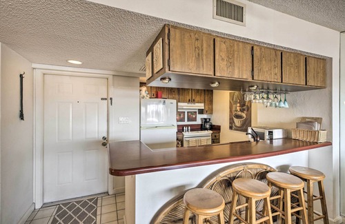 Burnt Store Marina Condominio | Burnt Store Marina Condo: Boat, Swim, Golf!