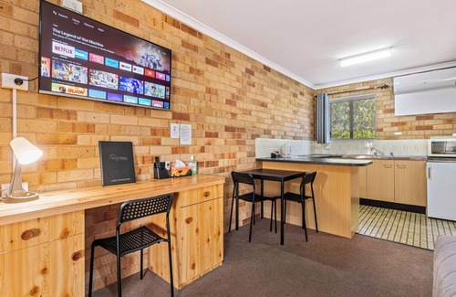 Lake Albert Hotel | Burringa Motel