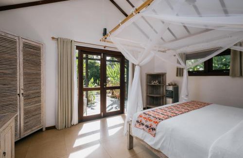 Selong Belanak Hotel | Burudika Bungalows - Villas, Sauna & Bath House