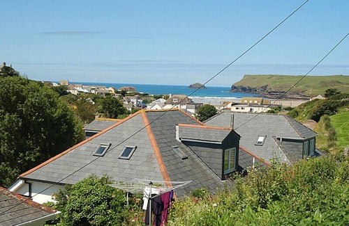 Polzeath Cabaña | BURWYN, family friendly in Polzeath