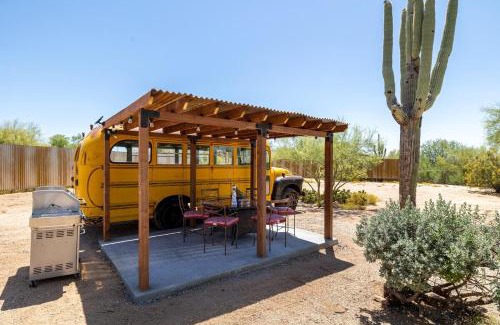 Saguaro West Casa | Bus Stop Saloon - Cave Creek with Spa