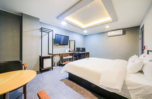 Buk-gu Hotel | Busan Deokcheon AU