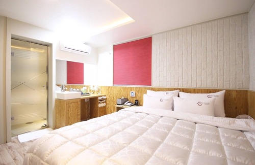 Dongnae District Hotel | Busan Oncheonjang Gem