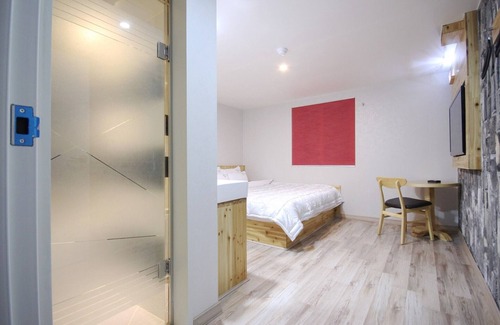 Dongnae District Hotel | Busan Oncheonjang Gem