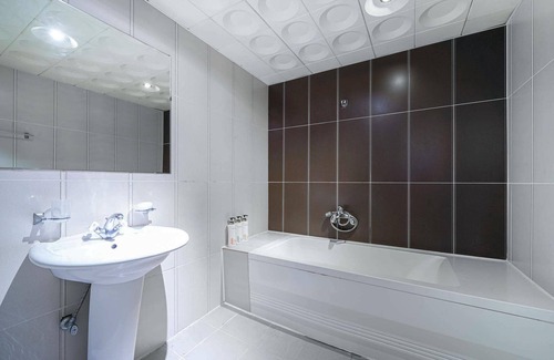 Dongnae District Hotel | Busan Oncheonjang Interpark
