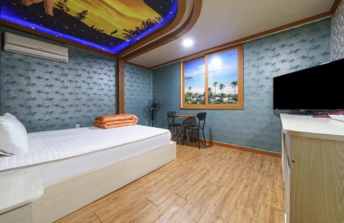 Dongnae District Hotel | Busan Oncheonjang Victoria