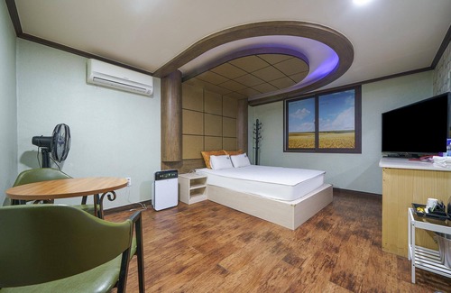 Dongnae District Hotel | Busan Oncheonjang Victoria