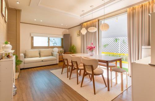 Seomyeon Apartamento | Busan Private House for 8ppl 3Q 2Ss
