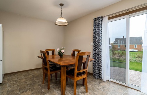 Belvidere Casa | *** Business Friendly Newer Home!***