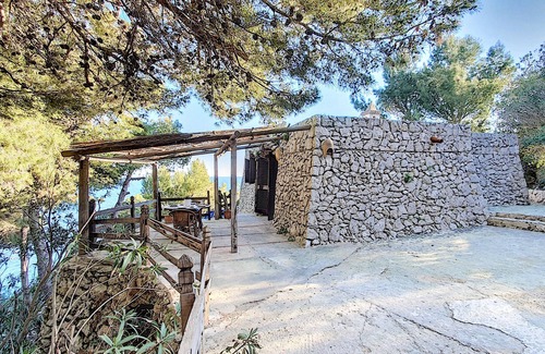 Castro Marina Cabaña | Business wifi: Trullo with sea access (house F)