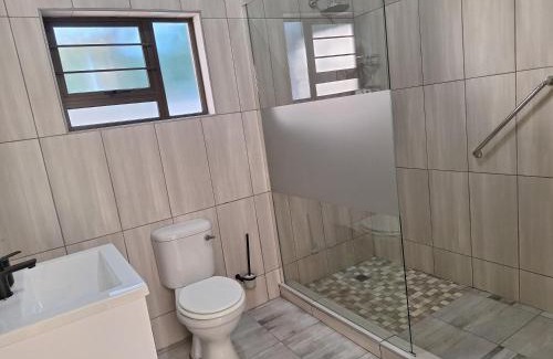 Edenvale Apartamento | Bustani 2 - Self-Catering Studio Minimum 2 Nights