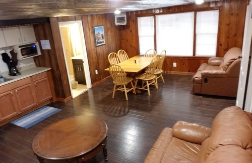 Freeman Casa | Busted Atv Resort / Main Lodge