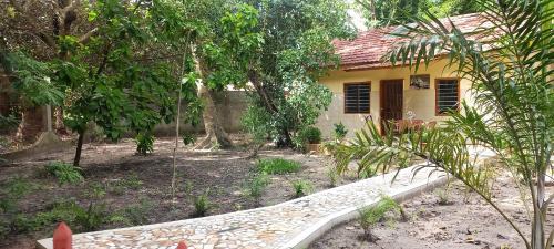 West Coast Division Casa | Busy Bee Nature Residence